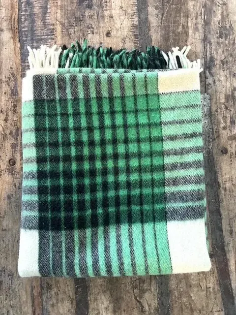 Vintage Wool Plaid Blanket — additional photo 4